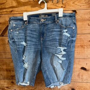 NWT Torrid Mid Bermuda VS So Fetch Spr Distressed Shorts